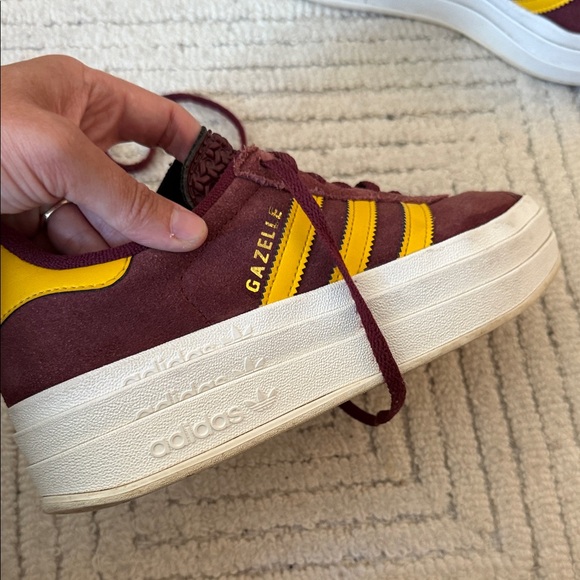 Adidas womens Sneakers Maroon Yellow - Picture 4 of 6